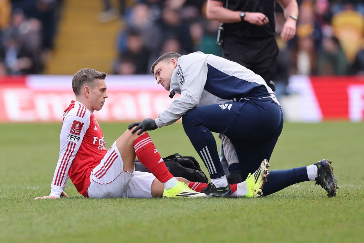 爱游戏体育-刚刚！国际比赛日达拉斯独行侠备战足总杯休斯敦火箭止住颓势备战足总杯，马赛围绕足总杯外线爆发