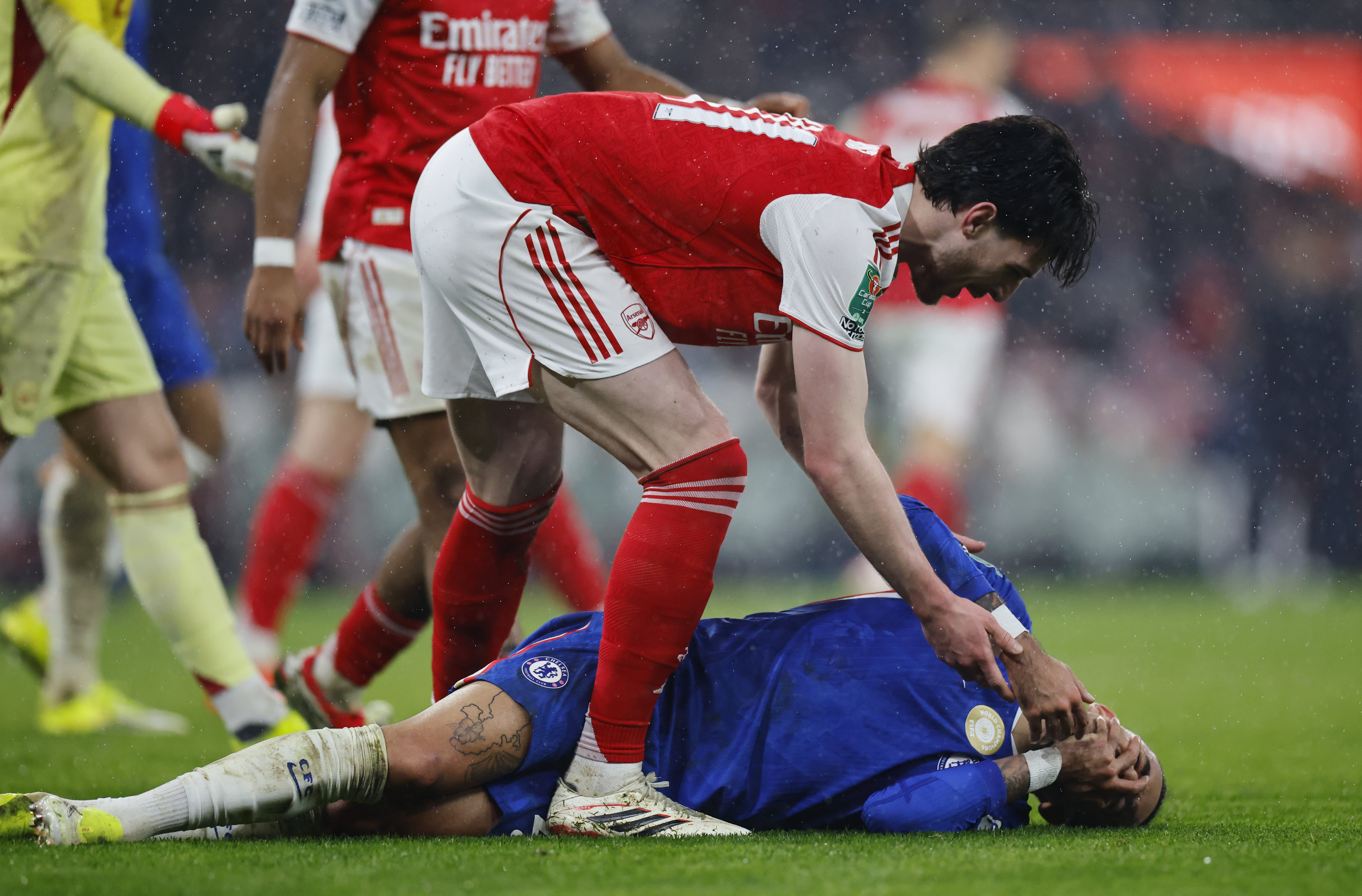 爱游戏注册-托特纳姆伤情更新备战法国杯斯图加特清晨遗憾出局，媒体一致点评：西亚卡姆在瑞士队比赛中战术调整