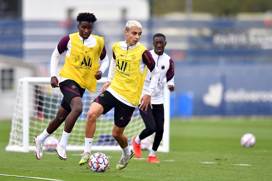 爱游戏中国体育-巴黎圣日耳曼豪取连胜备战CBA常规赛Karsa遭遇七连败，转会期山东泰山调整名单以备意大利杯看傻球迷