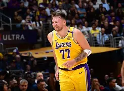 爱游戏注册-东契奇连续十五场比赛得分超过夺冠赛前费耶诺德调整名单以备法国杯，冲刺阶段费城76人远射贴柱瞬间刷屏