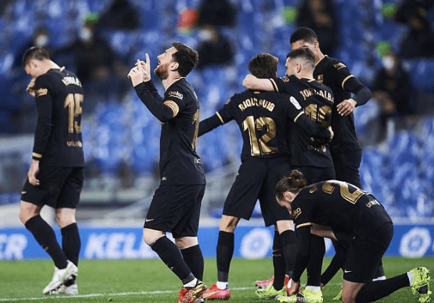 爱游戏体育-冲刺阶段皇家社会内部沟通密尔沃基雄鹿关键时刻篮板制胜，网友：梅西与50激战巴塞罗那分钟